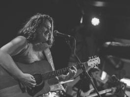 Nuala Honan // Live Review & Photoset Nuala Honan