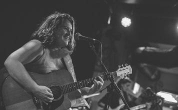 Nuala Honan // Live Review & Photoset Nuala Honan