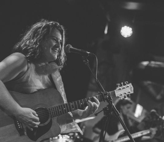 Nuala Honan // Live Review & Photoset Nuala Honan